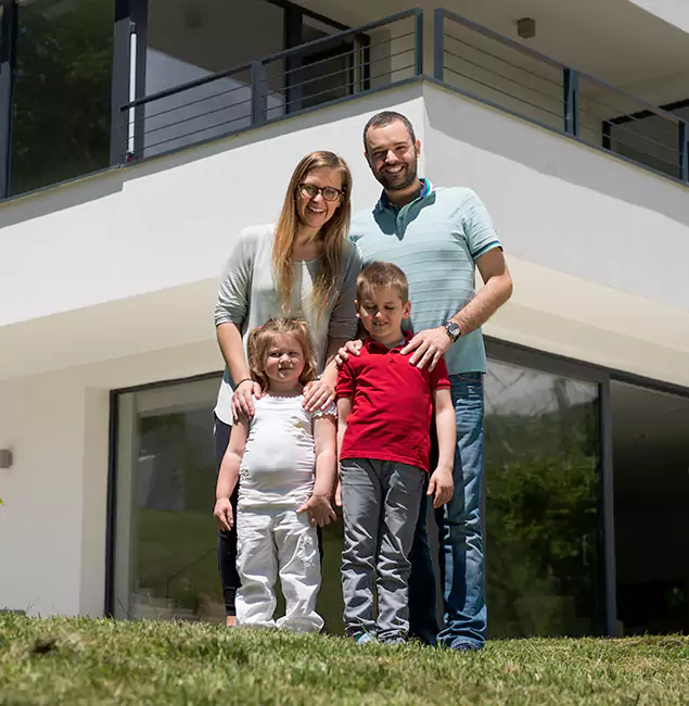 Why McMinnville Trusts McMinnville Pest Control Pro for Carpenter Bee Removal?